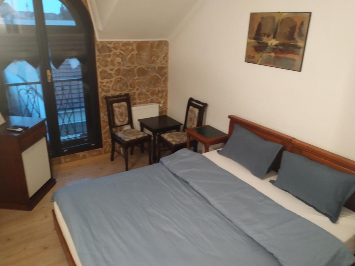 Gala - Guesthouse Oradea Room photo